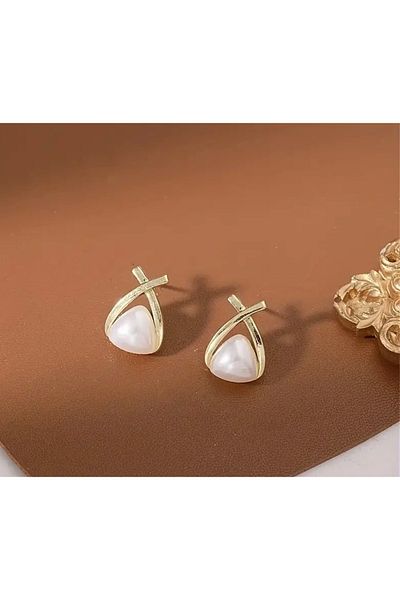 OzzTakı Triangle Pearl Detail Earrings