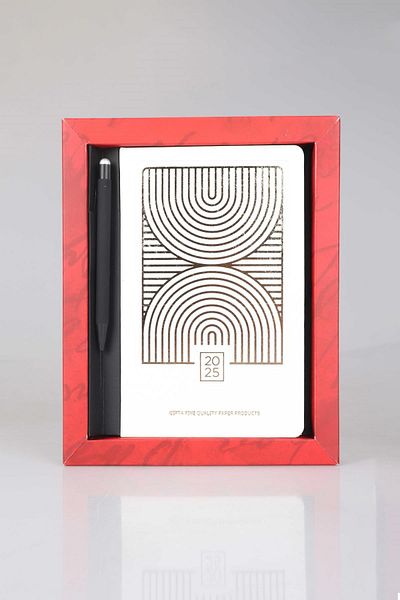 DEKOMUS EXCLUSIVE SHINE 2025 - Κουτί με 2 και Σετ στυλό, ημερολόγιο 13x21 cm