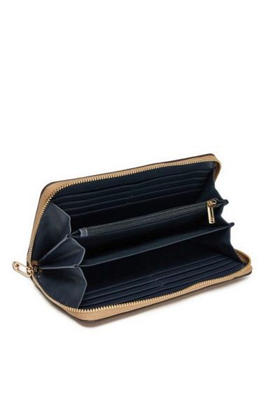 Tommy Hilfiger Women's Wallet - Stylish and Functional Design