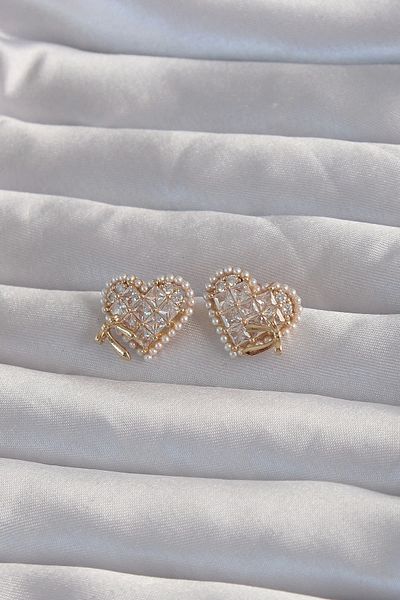 suhleco Brass Gold Color Bow Detail Heart Earrings with Pearls and Zircon Stones