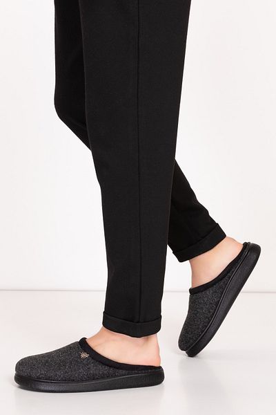 Gondol Comfortable and Light Furry House Slippers - Ev.216