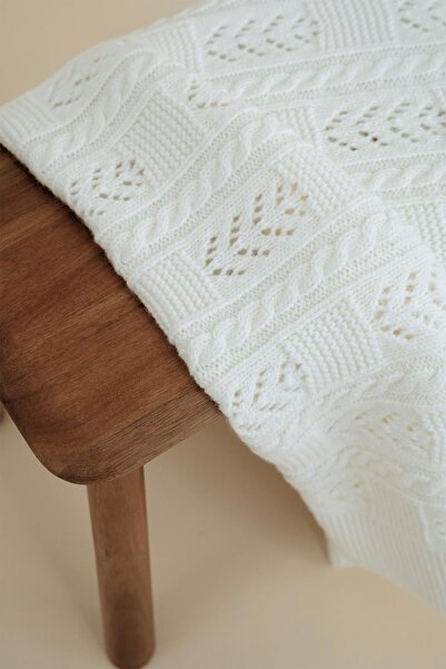 CHUBA Children's Knitted Patterned Pompom Knitwear Blanket (80Cmx100Cm) Ecru Chkids201