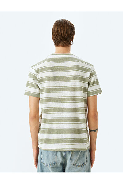 Koton Μπλουζάκι με κοντό μανίκι με λαιμόκοψη κανονική εφαρμογή από βαμβακερό ριγέ μπλουζάκι