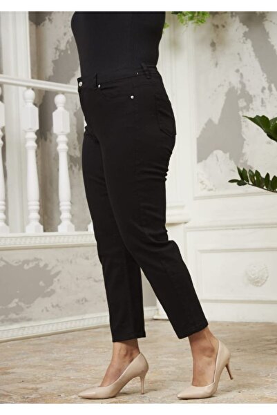 ALVWOMAN بالاضافة الى حجم السراويل السوداء