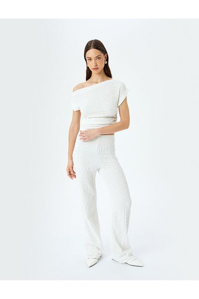 Koton Ärmelloses, strukturiertes Crop-Top mit asymmetrischem Ausschnitt aus Bürümcük-Stoff