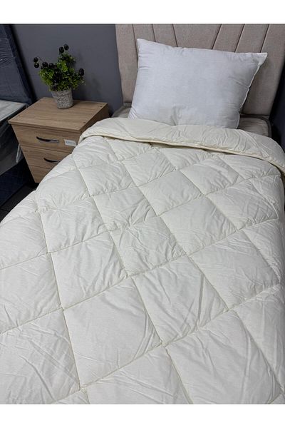 Clasy 100% Cotton Ranforce Single Quilt Double Sided Cream Plain Patterned Quilted