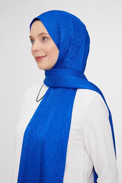 Levidor Saks Triangle Pattern Jacquard Janjan Shawl