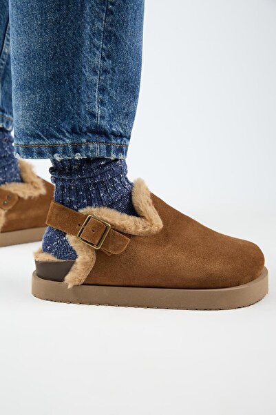 Manijero (Holly 2 Furry Platform) صندل نسائي من الجلد الطبيعي مزود بإبزيم وحزام