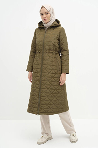 Tuğba Kapüşonlu Altıgen Desenli Kapitone Kaban - Haki