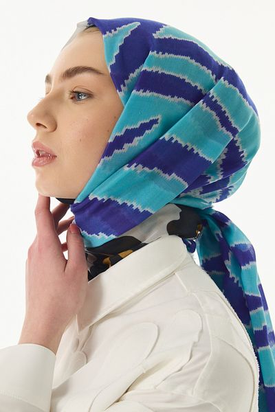 SOFT AKSESUAR Leopard Garnished Two-Color Patterned Shawl