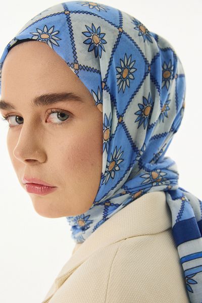 SOFT AKSESUAR Daisy Patterned Shawl