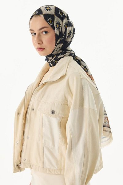 SOFT AKSESUAR Daisy Patterned Shawl - Stylish and Comfortable