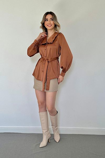 Elbee Fashion Woman Сатенена риза с волани и колан