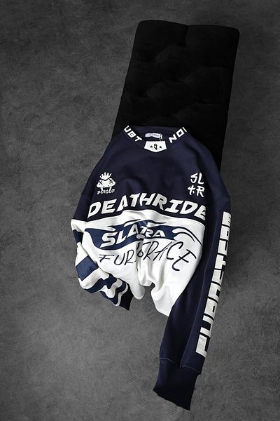 Slatra Мъжки тъмносин суитшърт с V-образно деколте и щампа Deathride, голям размер