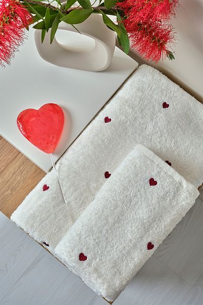 Nazik Home Πετσέτα χεριών Amore Heart κεντημένη (30 x 50 cm)