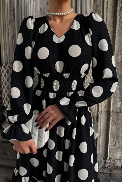 Mossta Μαύρο φόρεμα με λαιμόκοψη σε σχήμα V με μακρύ κρεπ πουά