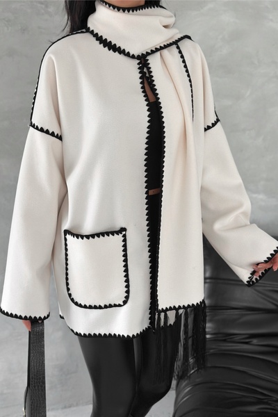 FEMELLE Women's Ecru Standard Size Double Pocket Shepherd Stitching Premium Stamp Kimono with Shawl Accessories