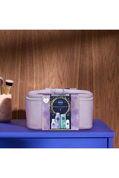 NIVEA Set cadou Smooth pentru femei, Lotiune de corp 250 ml, Gel de dus 250 ml, Roll-on Deo Micelar 100 ml