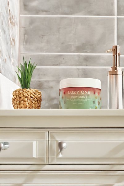 Luzy One Body Scrub - Intensive Cleansing and Fresh Forest Fruit Scented Body Scrub - 300 ml