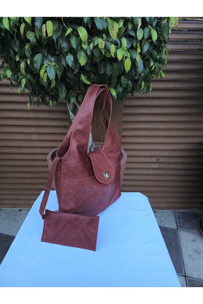 Veskemann Randy Genuine Leather Antique Claret Red Shoulder Bag with Cover