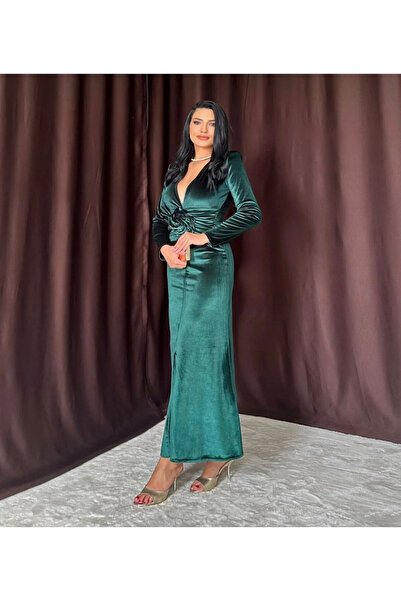 Butik Aura Mou Zümrüt Yeşili Kadife Gül Detaylı Drapeli Yırtmaçlı Elbise