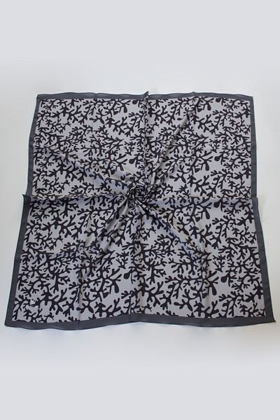 QUM İPEK Φουλάρι Moss Crepe με γκρι σχέδιο
