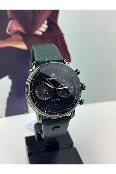 Momentus Green Sports Men's Wristwatch 5 Atm Waterproof