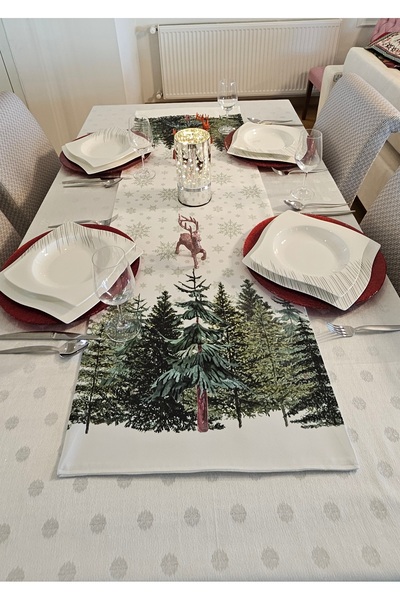 Another Yılbaşı Konsepti Ortası Kar Taneli Köşeli Çam Ağaçlı Yılbaşı Runner