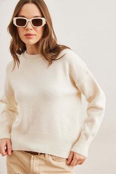 Olalook Women's Ecru Bottom Oval Crew Neck Basic Knitwear Sweater Kzk- 19000914