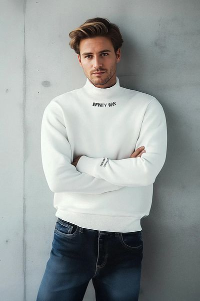 Trendyol Collection Φούτερ με κέντημα από φλις ζιβάγκο εκρού - Κανονική εφαρμογή TMNAW22SW0718