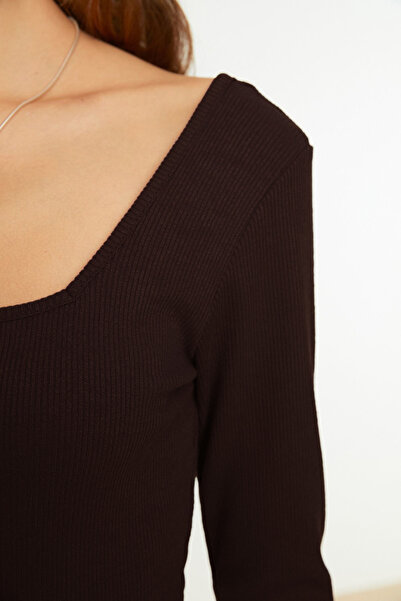 Trendyol Collection Καφέ τετράγωνο λαιμό μακρυμάνικο πλεκτό κορμάκι με ελαστικό κούμπωμα TWOAW21BD0022