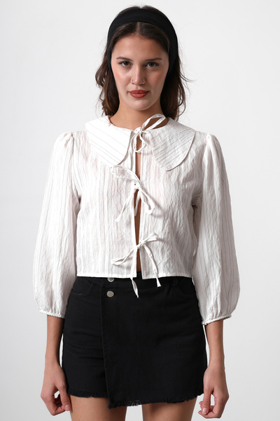 Trendyol Collection Cămașă albă cu mânecă cu balon, cu guler pentru bebeluși, cu șireturi în față TWOSS25GO00060