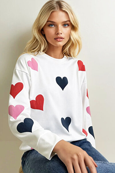 Trend Alaçatı Stili Ecru Color Oversize mikina – Crew Neck, Heart Print, 2 Thread Alc-X13314