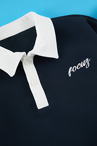 TRENDYOLKIDS Темно-синій світшот для хлопчиків Plain Orme Mini Me TKDAW25SW00121