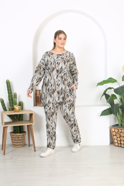 XL Modam ΚΟΣΤΟΥΜΙ ΜΕ ΜΕΓΑΛΟ ΜΕΓΕΘΟΣ ΛΥΚΡΑ ΜΕ ΣΧΕΔΙΟ ΚΑΤΩ