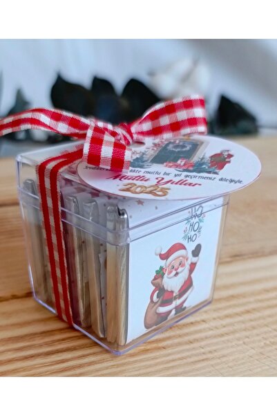 naz mutlu designorganizasyonhediyelikçikolataçiçek Kutu İçinde 6 Adet Farklı Etiketli Sütlü Madlen Çikolata, Yılbaşı Çikolatası, Yeni Yıl Çikolatası