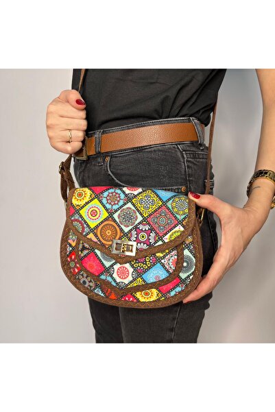 PUJİVA Etnik Tarz Kilim Desenli, Omuz Askılı, Çok Cebli Fermuarlı, Kilitli, Desenli Merinos Çanta
