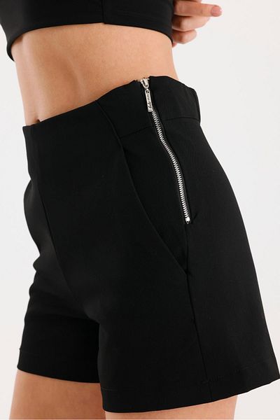 soBasic Black Crepe Short Shorts with Zipper and Pocket Detail-L - Black
