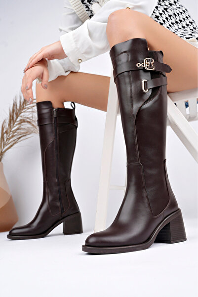 NOSEY SHOES MILANO MODEL GENUINOVÉ KOŽENÉ ELASTICKÉ BOTY S KULATÝM NOSEKEM, PŘEZKOU, BOČNÍM ZIPEM A SILNÝM PODPATKEM