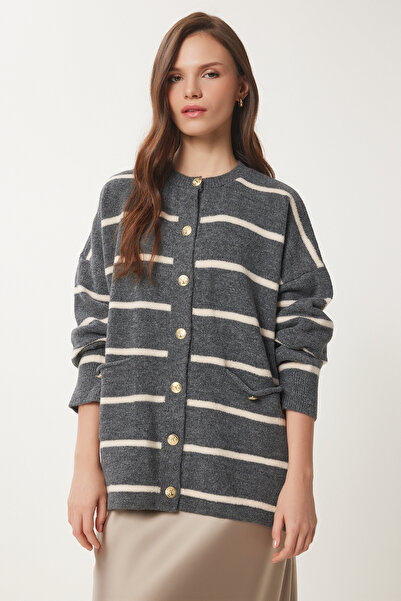 Lovelyİstanbul سترة صوفية مخططة ناعمة - كريمي مدخن، بأزرار - LUS0053