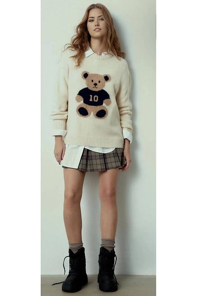 Butik La Lilyum Teddy Bear Print Crew Neck Sweater – Winter Fashion's Indispensable