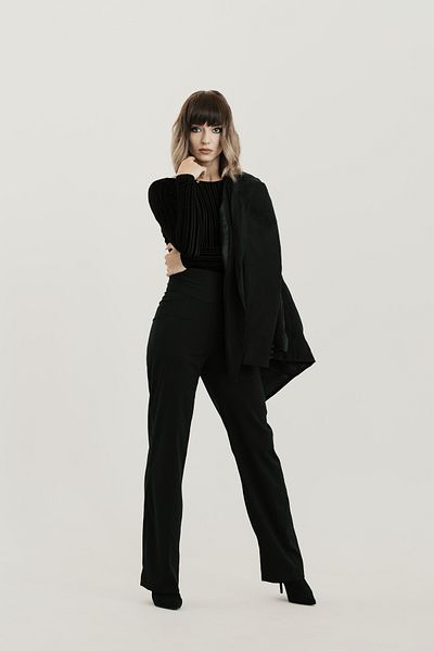 Saade Black High Waist Straight Woven Trousers