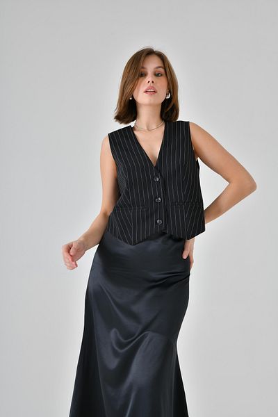 Saade Black Premium Pocket Detailed Collared Button Closure Vest