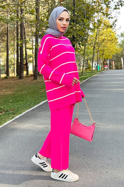 Tesettür Dünyası Gestreifter Strickanzug Tsd220905 Fuchsia