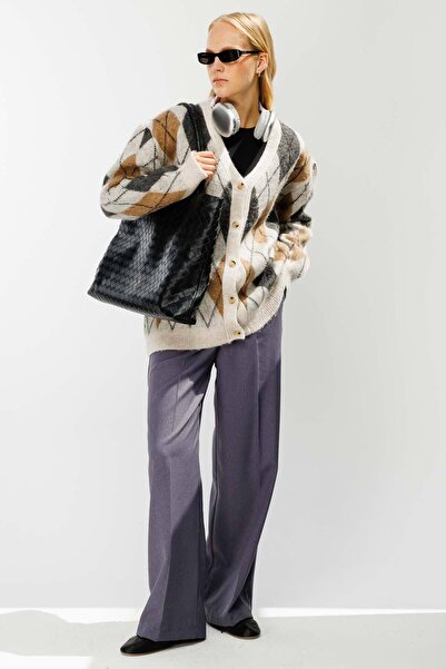 Hooopstore Plaid Diamond Pattern Raised Beige Cardigan