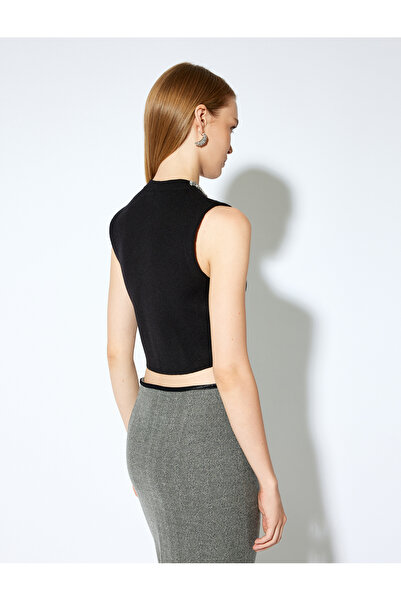 Koton X Melis Ağazat - Düğmeli Yakası Taş İşlemeli Crop Triko Süveter