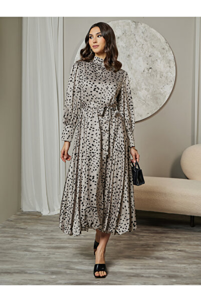 Styli فستان ميدي بياقة عالية وطبعة منقط