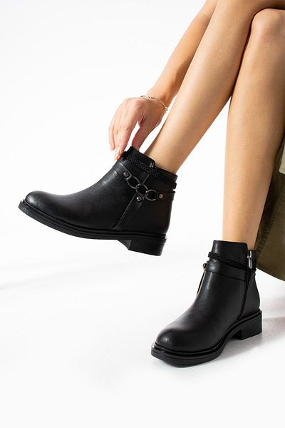 Moda Devrin Black Zippered Women's Boots