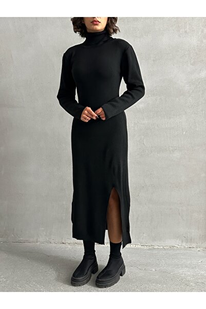 BEJNA Kadın Siyah Balıkçı Yaka Yırtmaçlı Uzun Triko Elbise