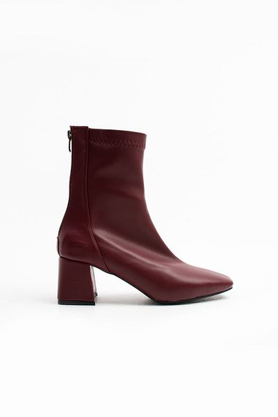 Pazzyonez Women's Burgundy Stretch Boots Ankle Medium Size Blunt Fit Leather Quality Boots Heeled Winter Boots & Booties